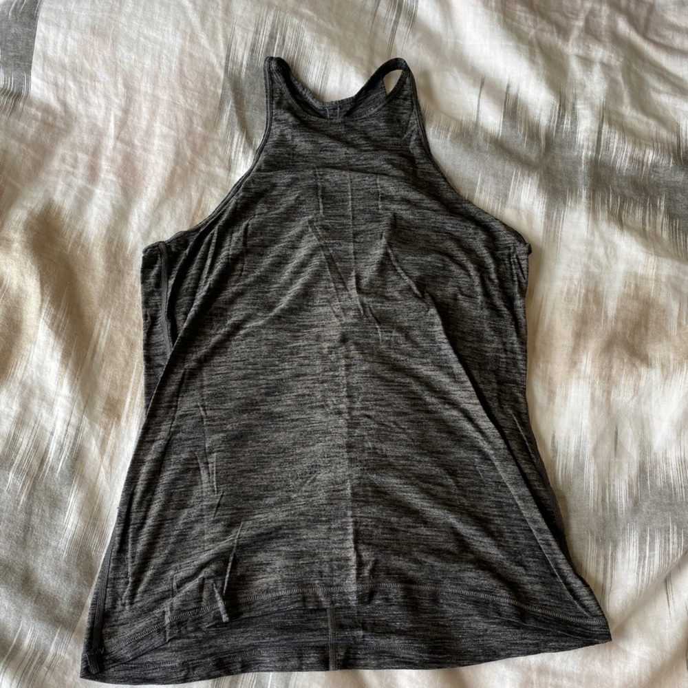 Lululemon tank in grey
